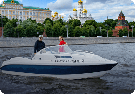 Прогулки на катере в Москве